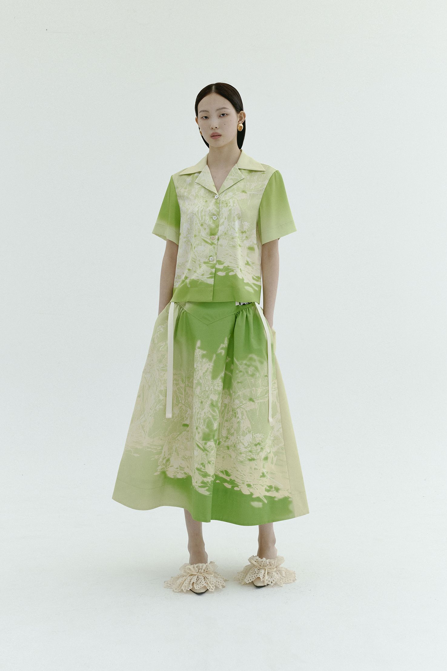FLOWER PRINTED PAJAMA SHIRT - GREEN PRINT — 민주킴 MINJUKIM | 김민주 디자이너, 여성의류 브랜드