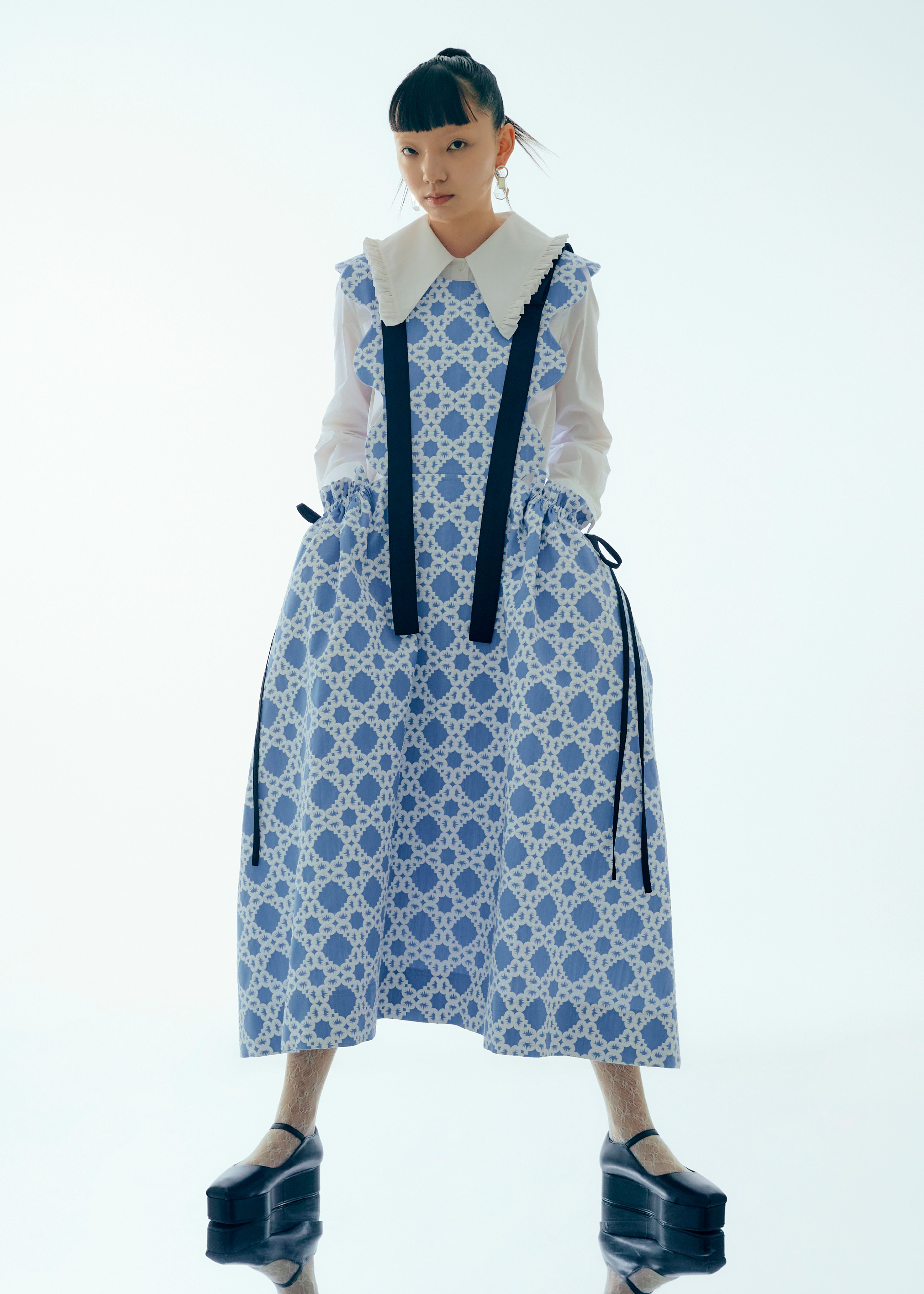 ARCHIVE BIG BOW APRON DRESS - BLUE [LIMITED] — 민주킴 MINJUKIM 