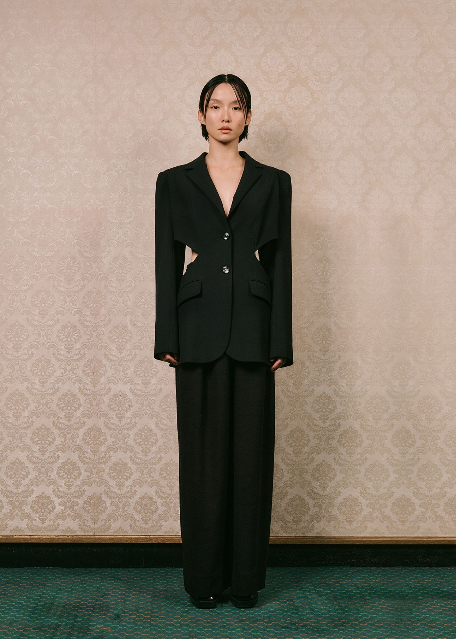 WIDE-LEG TUCK LONG PANTS - BLACK — 민주킴 MINJUKIM | 김민주 