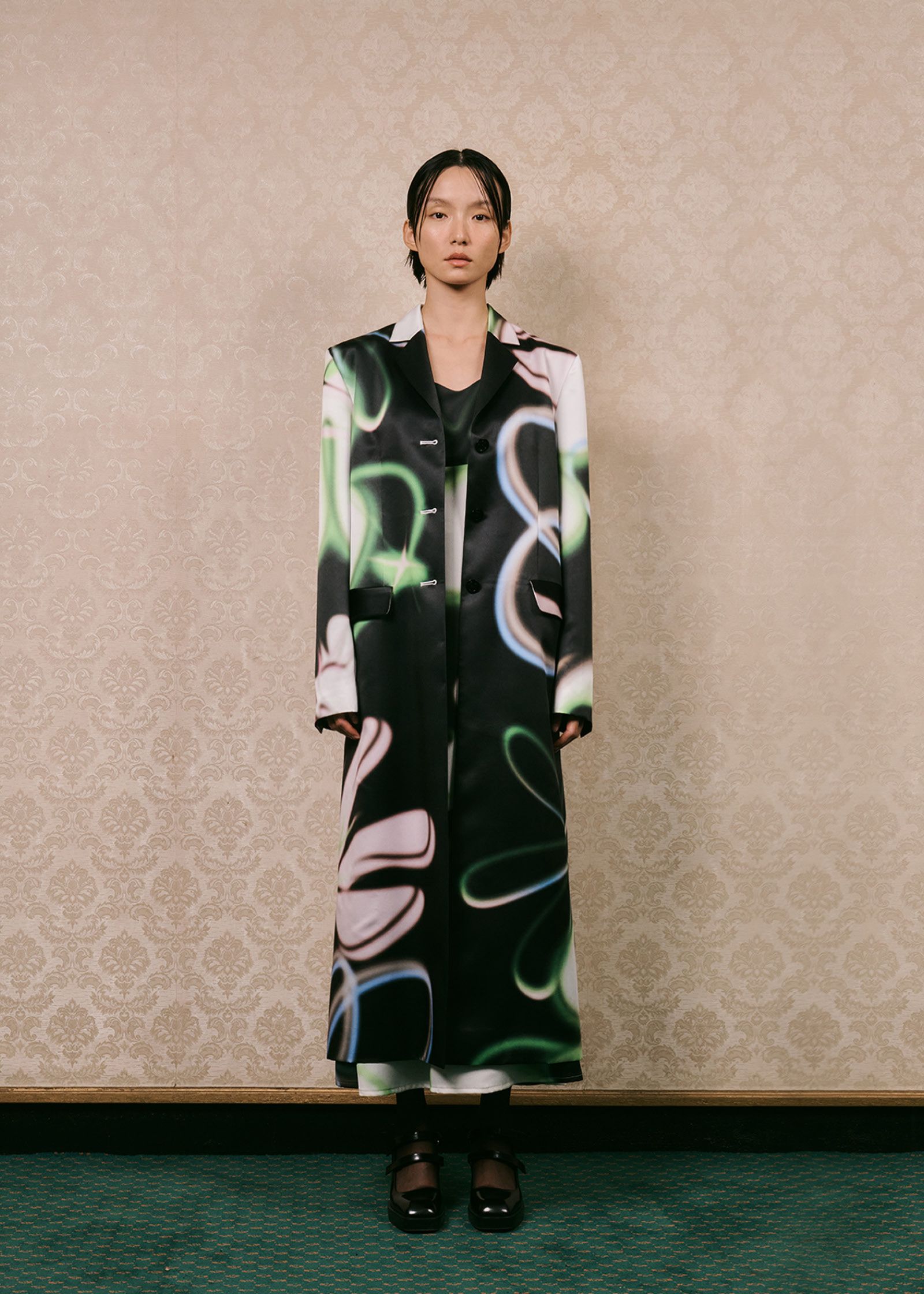 LIMITED STOCK] PRINT TAILORED LONG COAT - BLACK PRINT — 민주킴 